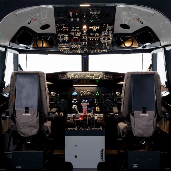 B737 Full Cockpit